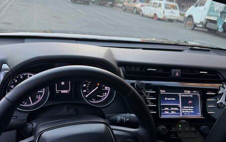 Toyota Camry, 2020 год, 2 300 000 рублей, 9 фотография
