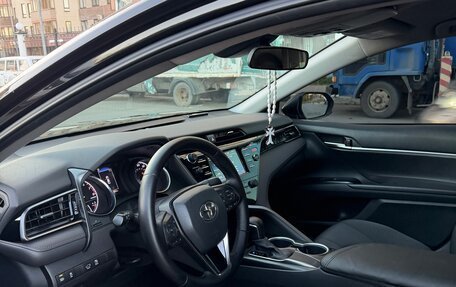 Toyota Camry, 2020 год, 2 300 000 рублей, 8 фотография