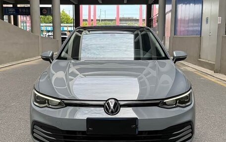 Volkswagen Golf VIII, 2022 год, 2 320 000 рублей, 2 фотография