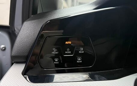 Volkswagen Golf VIII, 2022 год, 2 320 000 рублей, 14 фотография
