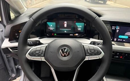 Volkswagen Golf VIII, 2022 год, 2 320 000 рублей, 12 фотография