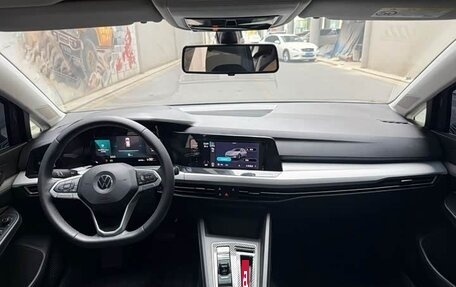 Volkswagen Golf VIII, 2022 год, 2 320 000 рублей, 11 фотография