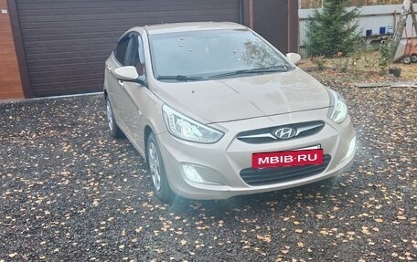 Hyundai Solaris II рестайлинг, 2014 год, 850 000 рублей, 2 фотография