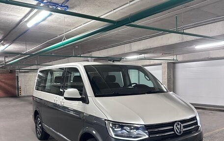 Volkswagen Caravelle T6 рестайлинг, 2019 год, 3 300 000 рублей, 2 фотография