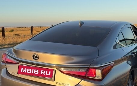 Lexus ES VII, 2019 год, 3 150 000 рублей, 5 фотография