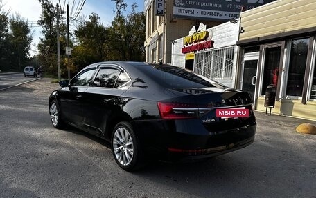 Skoda Superb III рестайлинг, 2022 год, 2 350 000 рублей, 5 фотография