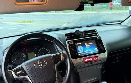 Toyota Land Cruiser Prado 150 рестайлинг 2, 2018 год, 4 500 000 рублей, 5 фотография