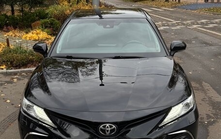 Toyota Camry, 2021 год, 3 400 000 рублей, 1 фотография