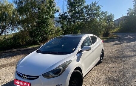 Hyundai Elantra V, 2012 год, 1 000 000 рублей, 2 фотография