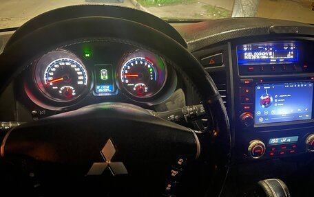 Mitsubishi Pajero IV, 2007 год, 800 000 рублей, 16 фотография