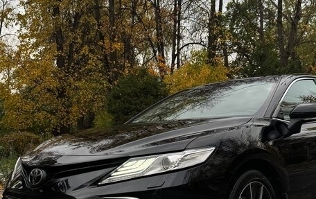 Toyota Camry, 2021 год, 3 400 000 рублей, 2 фотография