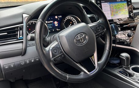 Toyota Camry, 2021 год, 3 400 000 рублей, 10 фотография