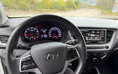 Hyundai Solaris II рестайлинг, 2018 год, 1 210 000 рублей, 9 фотография
