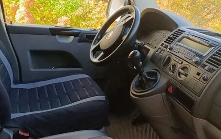 Volkswagen Caravelle T5, 2008 год, 1 370 000 рублей, 4 фотография