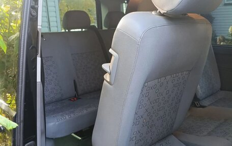 Volkswagen Caravelle T5, 2008 год, 1 370 000 рублей, 7 фотография