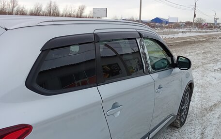 Mitsubishi Outlander III рестайлинг 3, 2019 год, 2 400 000 рублей, 4 фотография