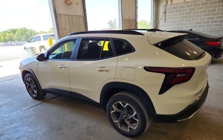 Chevrolet Trax, 2023 год, 1 550 000 рублей, 2 фотография