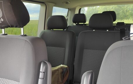 Volkswagen Caravelle T5, 2012 год, 2 100 000 рублей, 9 фотография