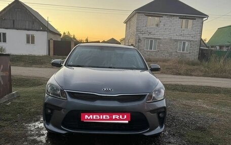 KIA Rio IV, 2018 год, 1 250 000 рублей, 2 фотография