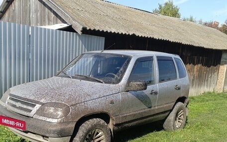 Chevrolet Niva I рестайлинг, 2003 год, 222 222 рублей, 2 фотография