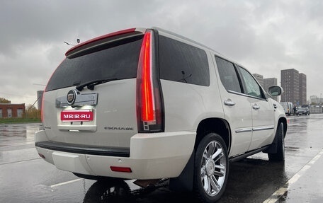 Cadillac Escalade III, 2011 год, 2 690 000 рублей, 5 фотография