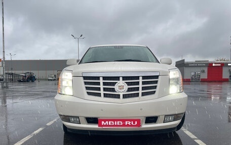 Cadillac Escalade III, 2011 год, 2 690 000 рублей, 8 фотография