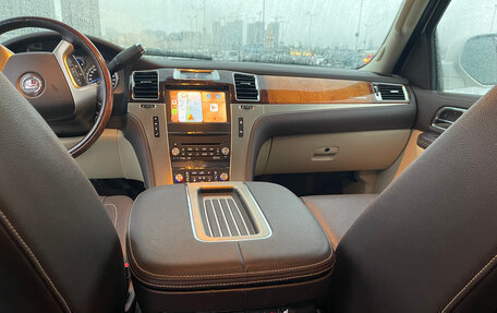 Cadillac Escalade III, 2011 год, 2 690 000 рублей, 16 фотография