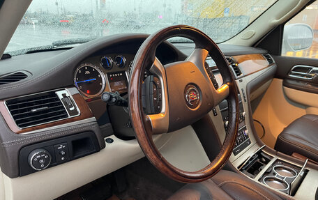 Cadillac Escalade III, 2011 год, 2 690 000 рублей, 13 фотография