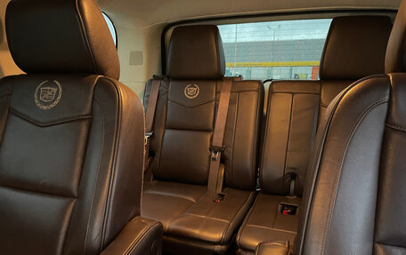 Cadillac Escalade III, 2011 год, 2 690 000 рублей, 17 фотография