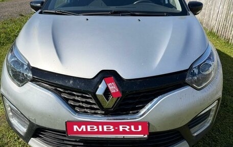 Renault Kaptur I рестайлинг, 2019 год, 1 590 000 рублей, 2 фотография