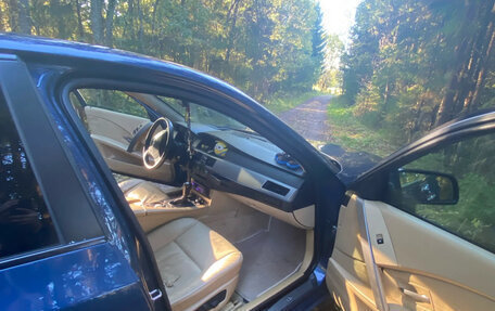 BMW 5 серия, 2004 год, 1 000 000 рублей, 10 фотография