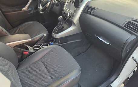 Toyota Verso I, 2012 год, 1 390 000 рублей, 11 фотография