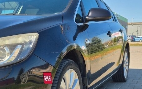 Opel Astra J, 2010 год, 700 000 рублей, 1 фотография