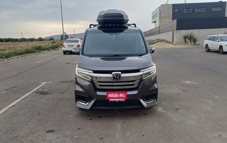Honda Stepwgn IV, 2020 год, 2 595 000 рублей, 2 фотография