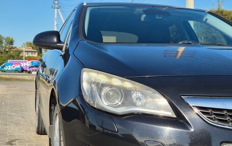 Opel Astra J, 2010 год, 700 000 рублей, 3 фотография