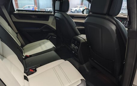 Porsche Cayenne III, 2026 год, 24 490 000 рублей, 38 фотография