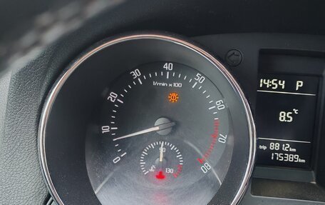 Skoda Yeti I рестайлинг, 2010 год, 800 000 рублей, 1 фотография