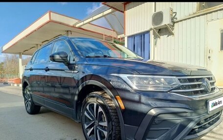 Volkswagen Tiguan II, 2022 год, 2 399 000 рублей, 2 фотография