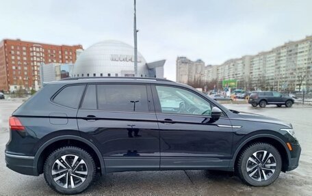 Volkswagen Tiguan II, 2022 год, 2 399 000 рублей, 4 фотография