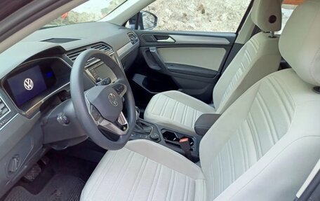 Volkswagen Tiguan II, 2022 год, 2 399 000 рублей, 12 фотография