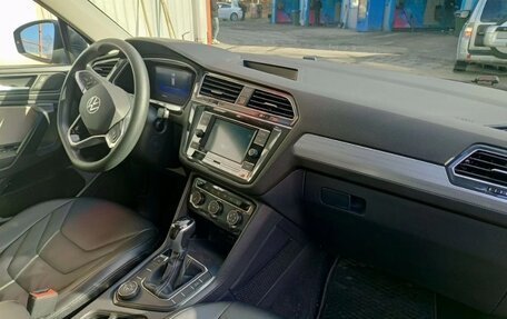 Volkswagen Tiguan II, 2022 год, 2 399 000 рублей, 13 фотография
