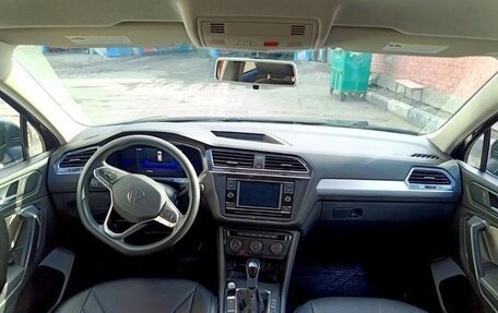 Volkswagen Tiguan II, 2022 год, 2 399 000 рублей, 15 фотография