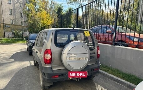 Chevrolet Niva I рестайлинг, 2011 год, 710 000 рублей, 3 фотография