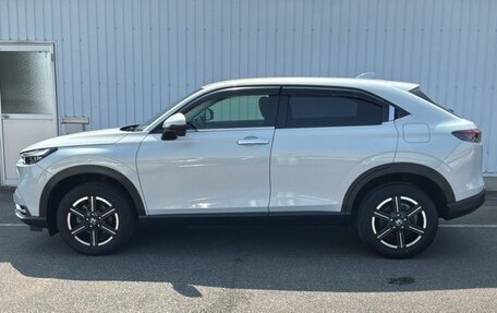 Honda Vezel, 2023 год, 1 590 000 рублей, 2 фотография
