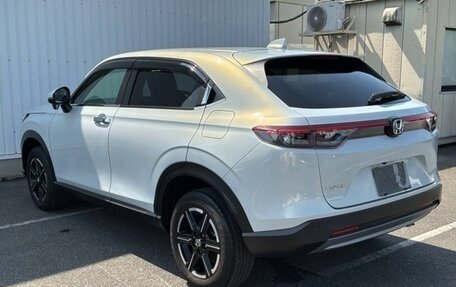 Honda Vezel, 2023 год, 1 590 000 рублей, 3 фотография
