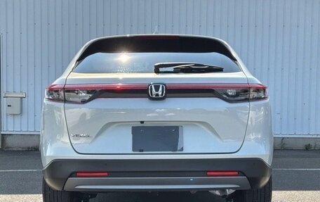 Honda Vezel, 2023 год, 1 590 000 рублей, 4 фотография