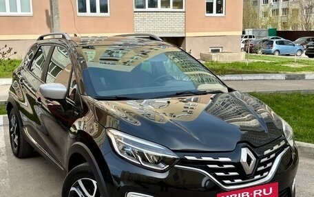 Renault Kaptur I рестайлинг, 2020 год, 1 650 000 рублей, 1 фотография