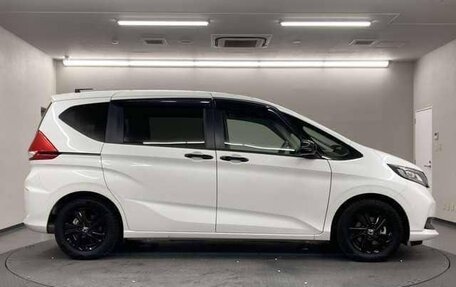 Honda Freed II, 2022 год, 1 300 000 рублей, 8 фотография