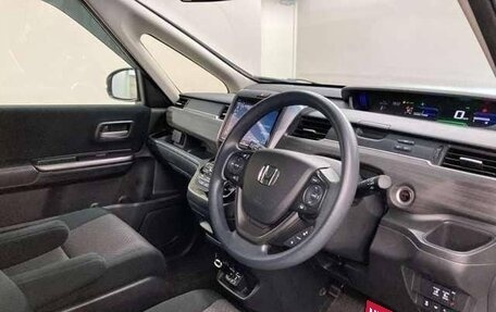 Honda Freed II, 2022 год, 1 300 000 рублей, 13 фотография