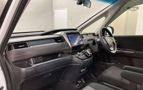 Honda Freed II, 2022 год, 1 300 000 рублей, 18 фотография